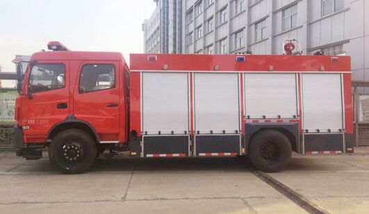 江特牌JDF5160GXFPM60/E6型泡沫消防车