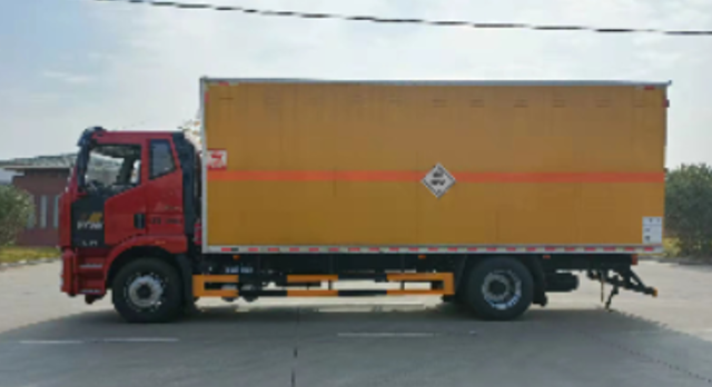 解放J6L毒性气体运输车