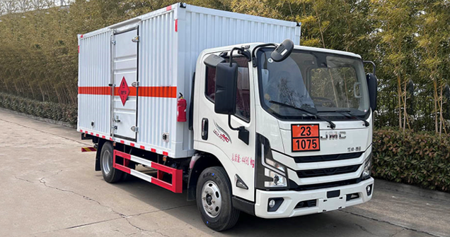 江铃凯运易燃气体厢式运输车