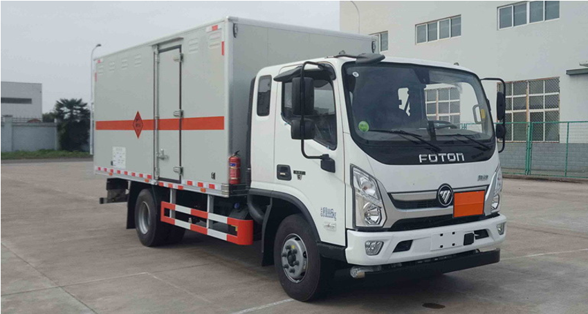 奥铃4米7烟花爆竹运输车