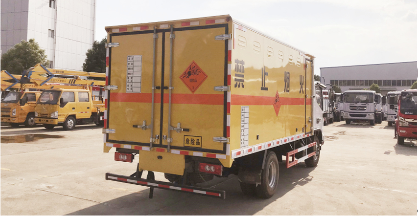 ����4��7�̻��������䳵