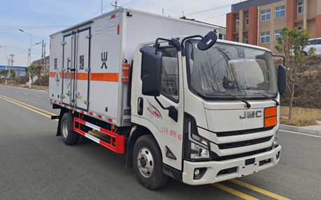 江铃5吨杂项物品厢式运输车